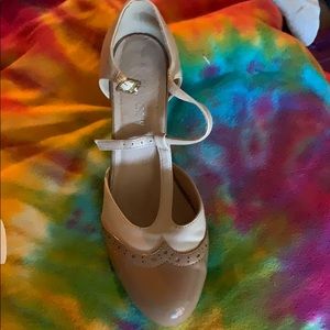 Women’s T strap pumps